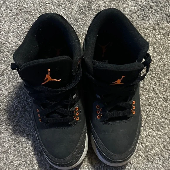 Jordan Sneakers - Picture 4 of 4